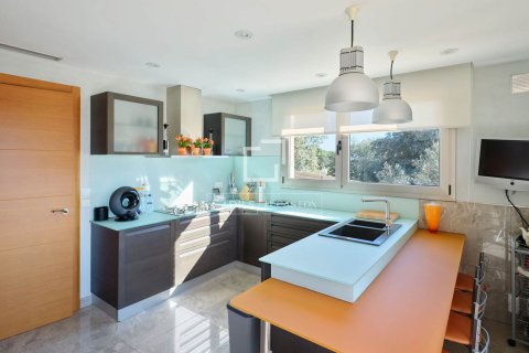 Villa de 5 dormitorios en venta en Sant Vicenc De Montalt, Barcelona, Cataluña, Spain № 4000 - foto 6