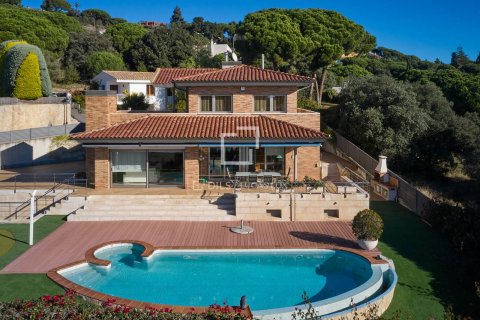 Villa de 5 dormitorios en venta en Sant Vicenc De Montalt, Barcelona, Cataluña, Spain № 4000 - foto 2