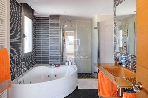 Villa de 5 dormitorios en venta en Sant Vicenc De Montalt, Barcelona, Cataluña, Spain № 4000 - foto 25
