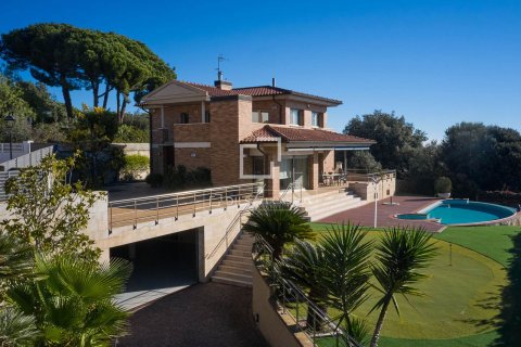 Villa de 5 dormitorios en venta en Sant Vicenc De Montalt, Barcelona, Cataluña, Spain № 4000 - foto 3