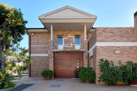 Villa de 5 dormitorios en venta en Sant Vicenc De Montalt, Barcelona, Cataluña, Spain № 4000 - foto 4