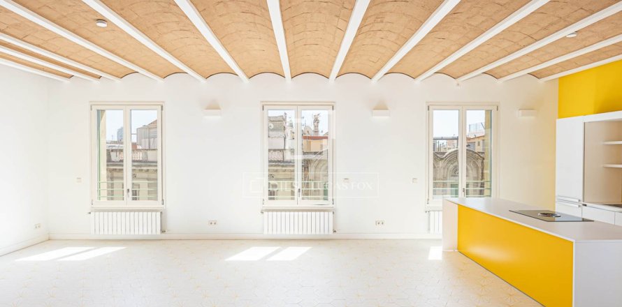 3 bedrooms apartment for sale in Barcelona, Catalonia, Spain № 4001