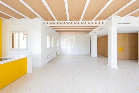 3 bedrooms apartment for sale in Barcelona, Catalonia, Spain № 4001 - photo 3