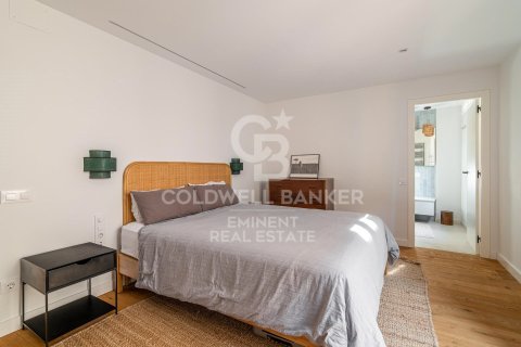 Ático de 3 dormitorios en venta en Barcelona, Cataluña, Spain № 5384 - foto 10