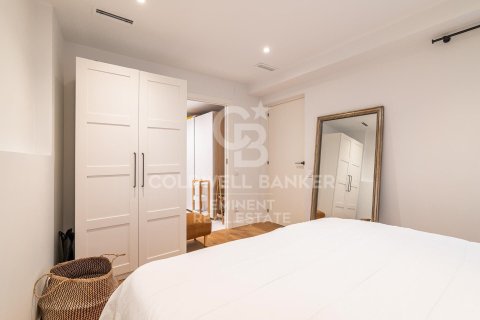 Ático de 3 dormitorios en venta en Barcelona, Cataluña, Spain № 5384 - foto 15