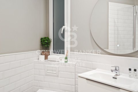 Apartamento de 3 dormitorios en venta en Barcelona, Cataluña, Spain № 5382 - foto 11