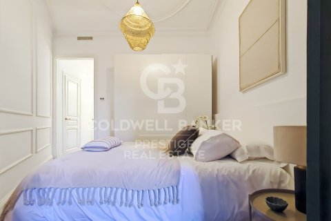 Apartamento de 3 dormitorios en venta en Barcelona, Cataluña, Spain № 5382 - foto 10