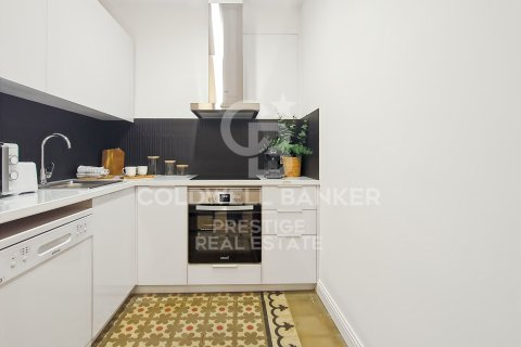 Apartamento de 3 dormitorios en venta en Barcelona, Cataluña, Spain № 5382 - foto 8