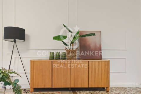 Apartamento de 3 dormitorios en venta en Barcelona, Cataluña, Spain № 5382 - foto 5
