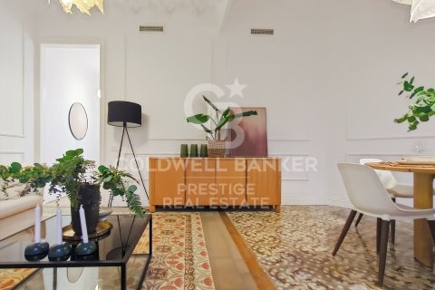Apartamento de 3 dormitorios en venta en Barcelona, Cataluña, Spain № 5382 - foto 4