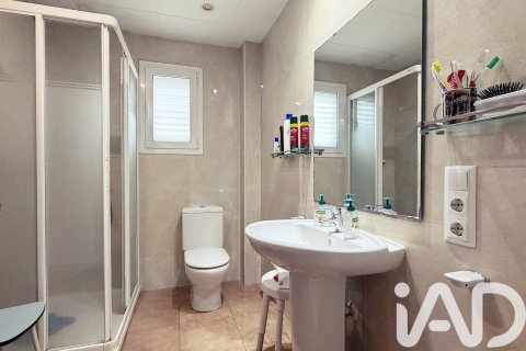 Apartamento de 4 dormitorios en venta en Calella, Barcelona, Cataluña, Spain № 7431 - foto 11