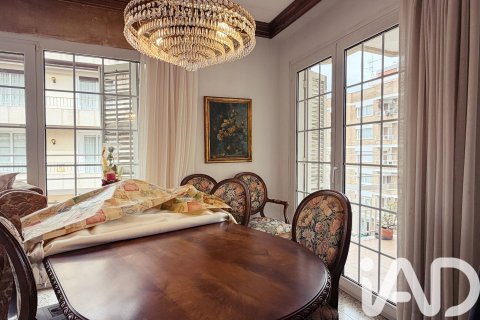 Apartamento de 4 dormitorios en venta en Calella, Barcelona, Cataluña, Spain № 7431 - foto 24