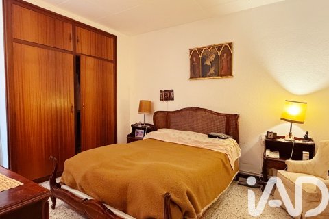 Apartamento de 4 dormitorios en venta en Calella, Barcelona, Cataluña, Spain № 7431 - foto 9