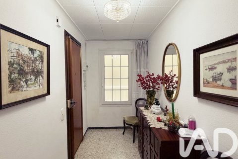 Apartamento de 4 dormitorios en venta en Calella, Barcelona, Cataluña, Spain № 7431 - foto 28