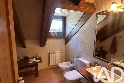 Сasa de 4 dormitorios en venta en La Vall de Boí, Lérida, Cataluña, Spain № 7432 - foto 20
