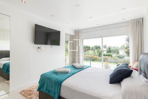 Villa de 8 dormitorios en venta en Castelldefels, Barcelona, Cataluña, Spain № 3903 - foto 19