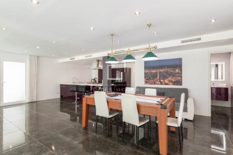 Villa de 8 dormitorios en venta en Castelldefels, Barcelona, Cataluña, Spain № 3903 - foto 11