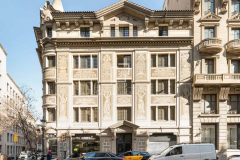 2 bedrooms apartment for sale in Barcelona, Catalonia, Spain № 3904 - photo 6