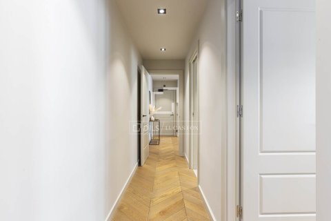 2 bedrooms apartment for sale in Barcelona, Catalonia, Spain № 3904 - photo 17