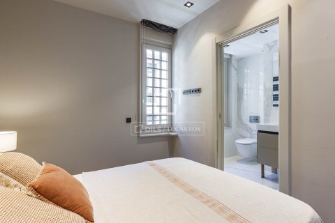 2 bedrooms apartment for sale in Barcelona, Catalonia, Spain № 3904 - photo 20