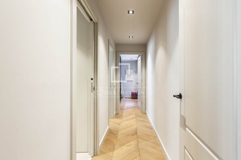 2 bedrooms apartment for sale in Barcelona, Catalonia, Spain № 3904 - photo 16
