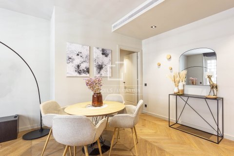 2 bedrooms apartment for sale in Barcelona, Catalonia, Spain № 3904 - photo 8