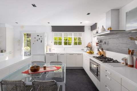 Villa de 5 dormitorios en venta en Cabrils, Barcelona, Cataluña, Spain № 3900 - foto 6