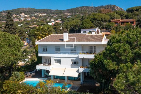 Villa de 5 dormitorios en venta en Cabrils, Barcelona, Cataluña, Spain № 3900