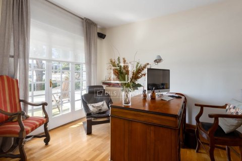 Villa de 5 dormitorios en venta en Cabrils, Barcelona, Cataluña, Spain № 3900 - foto 15