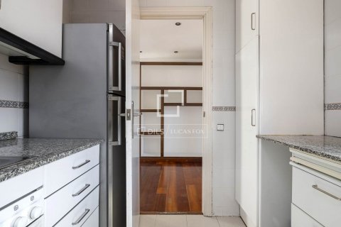 Купить пентхаус в Барселона, Испания с 2 спальни, 74м², № 8965 - фото 11