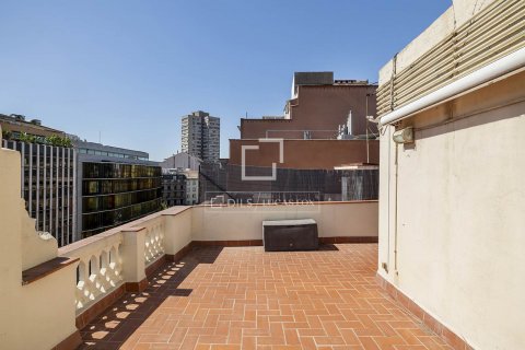 Купить пентхаус в Барселона, Испания с 2 спальни, 74м², № 8965 - фото 3
