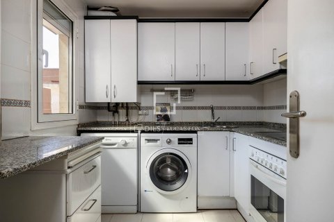Купить пентхаус в Барселона, Испания с 2 спальни, 74м², № 8965 - фото 9