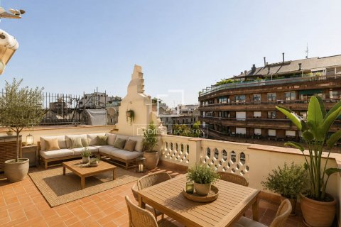 Купить пентхаус в Барселона, Испания с 2 спальни, 74м², № 8965 - фото 2