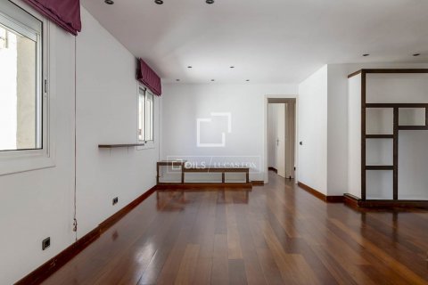 Купить пентхаус в Барселона, Испания с 2 спальни, 74м², № 8965 - фото 4