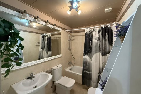 Apartamento de 2 dormitorios en venta en Lloret de Mar, Gerona, Cataluña, Spain № 3619 - foto 6