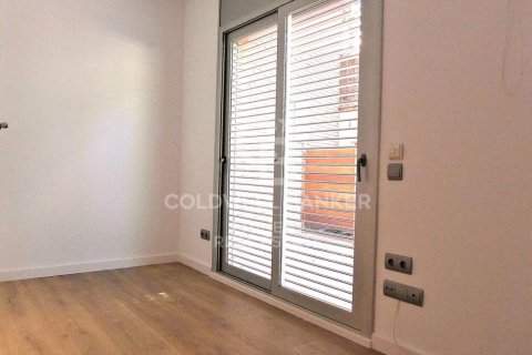 Купить квартиру в Барселона, Испания с 3 спальни, 80м², № 7953 - фото 3