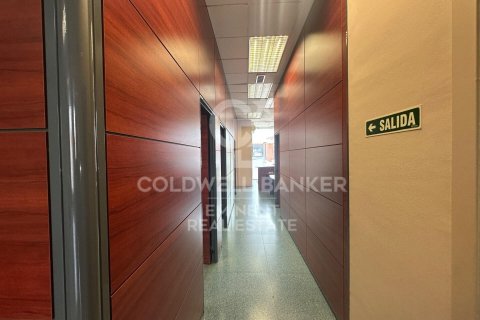 Propiedad comercial de 181 m² en venta en Barcelona, Cataluña, Spain № 7954 - foto 2