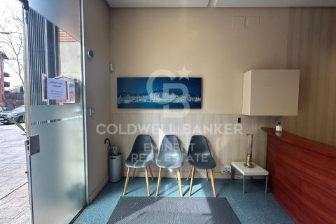 Propiedad comercial de 181 m² en venta en Barcelona, Cataluña, Spain № 7954 - foto 4
