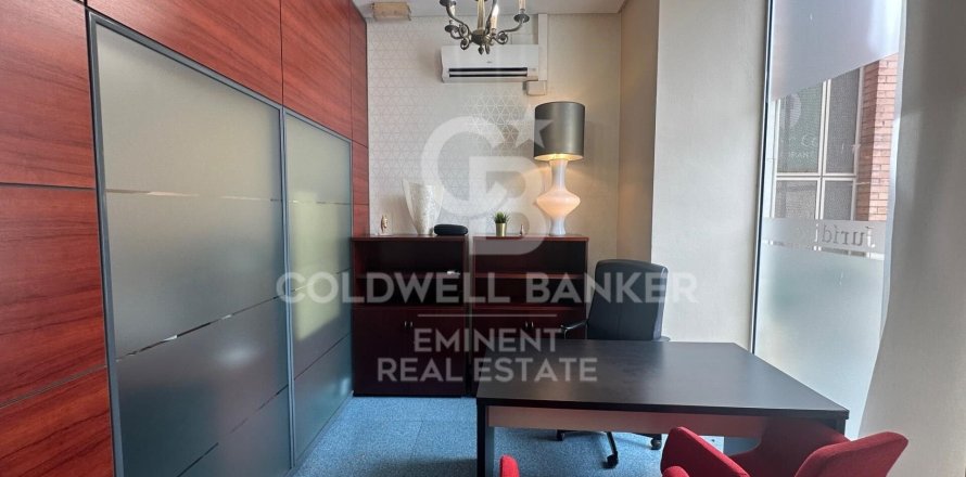 Propiedad comercial de 181 m² en venta en Barcelona, Cataluña, Spain № 7954
