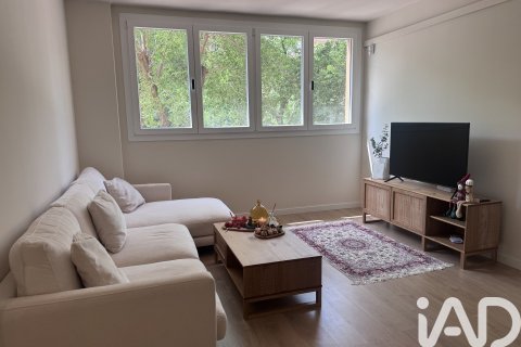 Apartamento de 3 dormitorios en alquiler en Barcelona, Cataluña, Spain № 8302