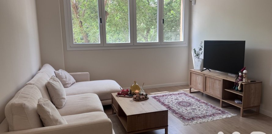 Apartamento de 3 dormitorios en alquiler en Barcelona, Cataluña, Spain № 8302