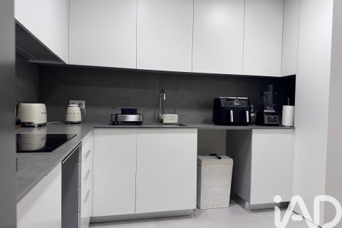 Apartamento de 3 dormitorios en alquiler en Barcelona, Cataluña, Spain № 8302 - foto 8