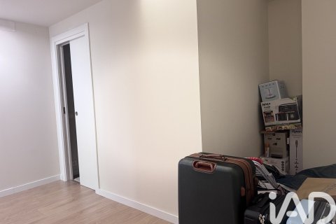 Apartamento de 3 dormitorios en alquiler en Barcelona, Cataluña, Spain № 8302 - foto 14