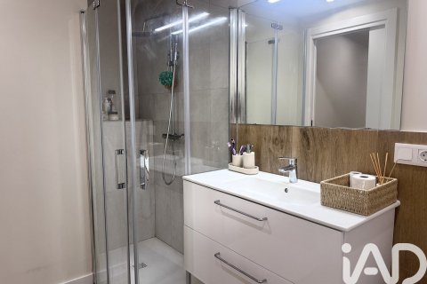 Apartamento de 3 dormitorios en alquiler en Barcelona, Cataluña, Spain № 8302 - foto 20