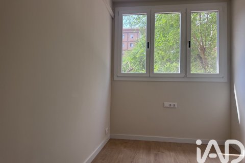 Apartamento de 3 dormitorios en alquiler en Barcelona, Cataluña, Spain № 8302 - foto 11