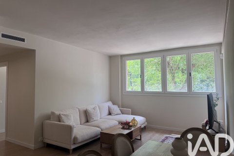 Apartamento de 3 dormitorios en alquiler en Barcelona, Cataluña, Spain № 8302 - foto 3