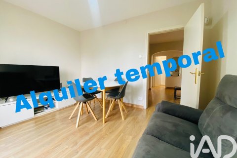 Apartamento de 2 dormitorios en alquiler en Sitges, Barcelona, Cataluña, Spain № 8301