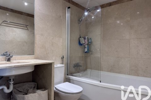Apartamento de 2 dormitorios en alquiler en Barcelona, Cataluña, Spain № 8303 - foto 24