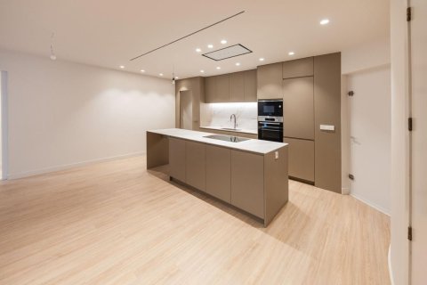 4 bedrooms apartment for sale in Barcelona, Catalonia, Spain № 7187 - photo 21