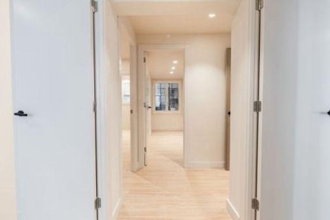 4 bedrooms apartment for sale in Barcelona, Catalonia, Spain № 7187 - photo 19